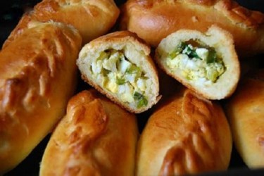 Пирожок Яйцо лук